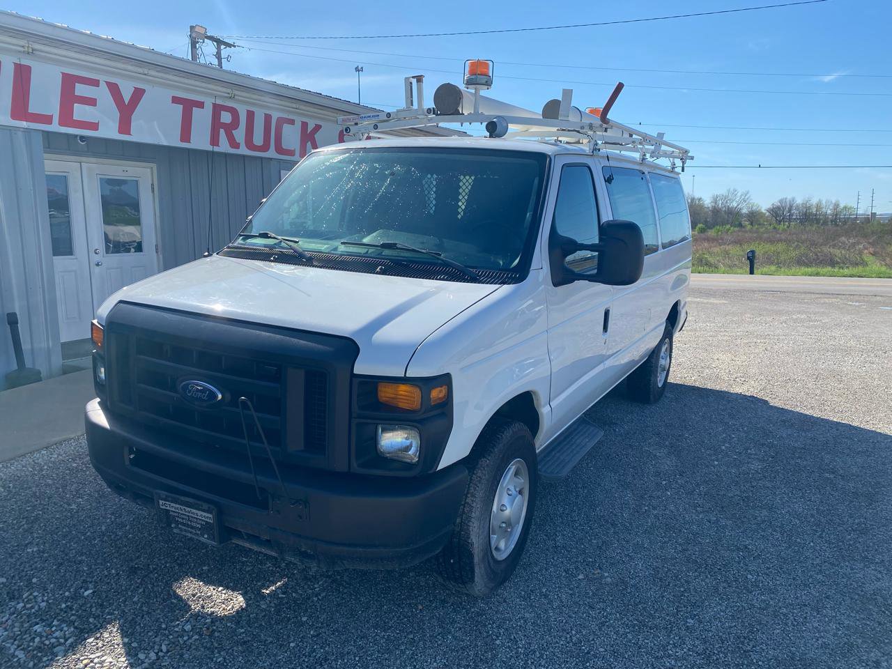 Used 2012 Ford E-350 and Econoline 350 Super Duty image 3