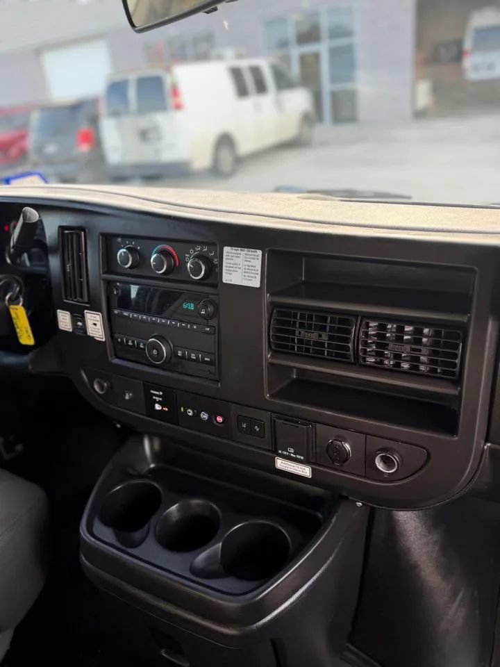 Used 2020 GMC Savana 3500 Extended w/ Driver Convenience Package RWD image 11