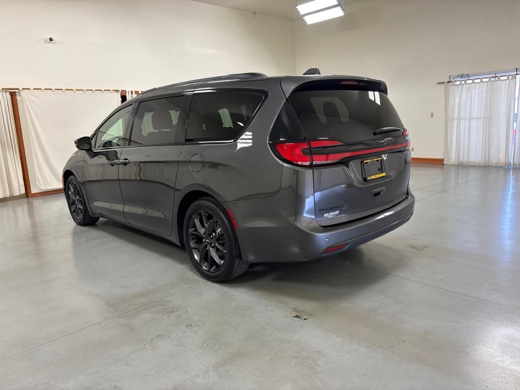Used 2021 Chrysler Pacifica Touring w/ S Appearance Package FWD image 6