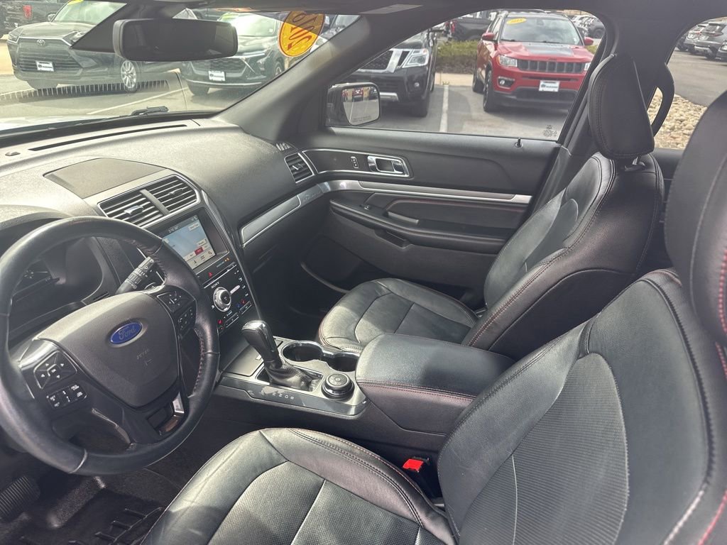 Used 2018 Ford Explorer Sport w/ Equipment Group 401A image 15