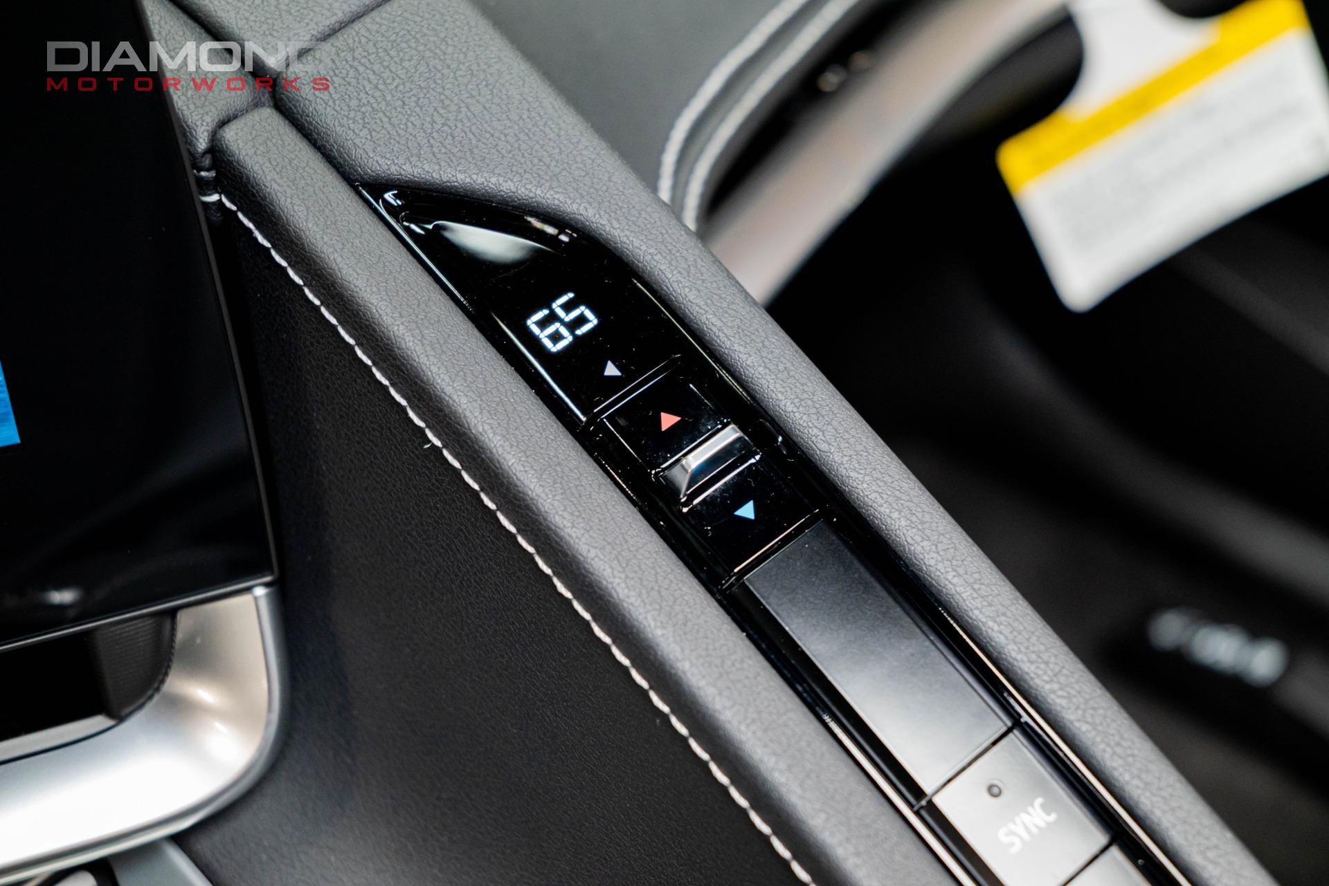 Used 2024 Chevrolet Corvette Stingray Coupe w/ Z51 Performance Package image 89