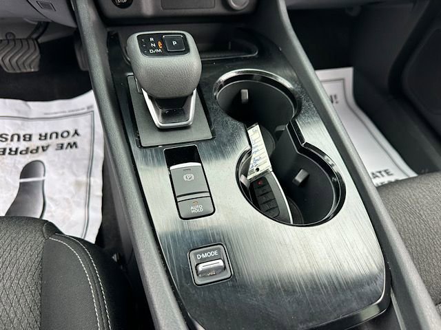 Used 2025 Nissan Rogue SV image 24