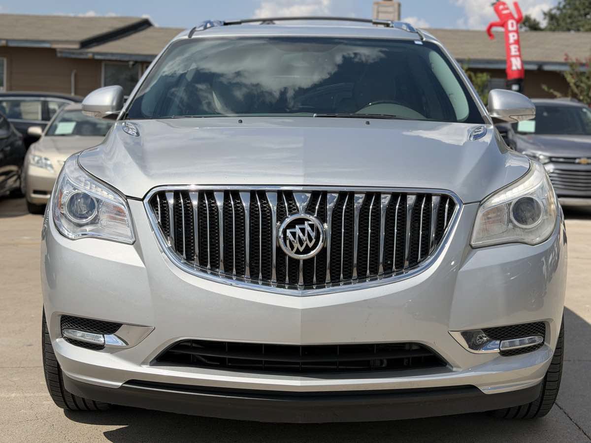 Used 2015 Buick Enclave Leather FWD image 2