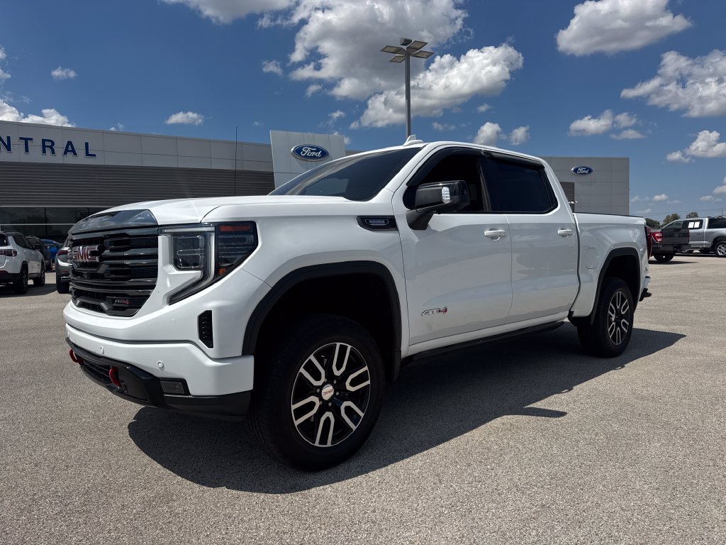 Used 2023 GMC Sierra 1500 AT4 AWD/4WD image 2