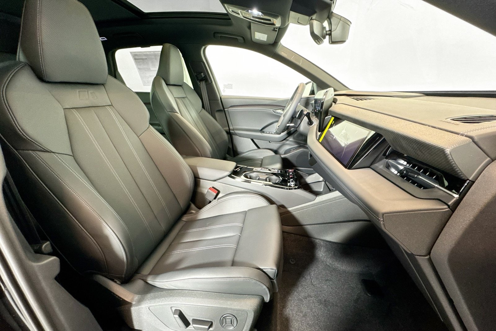 New 2027 Audi SQ6 e-tron Premium Plus AWD/4WD image 25