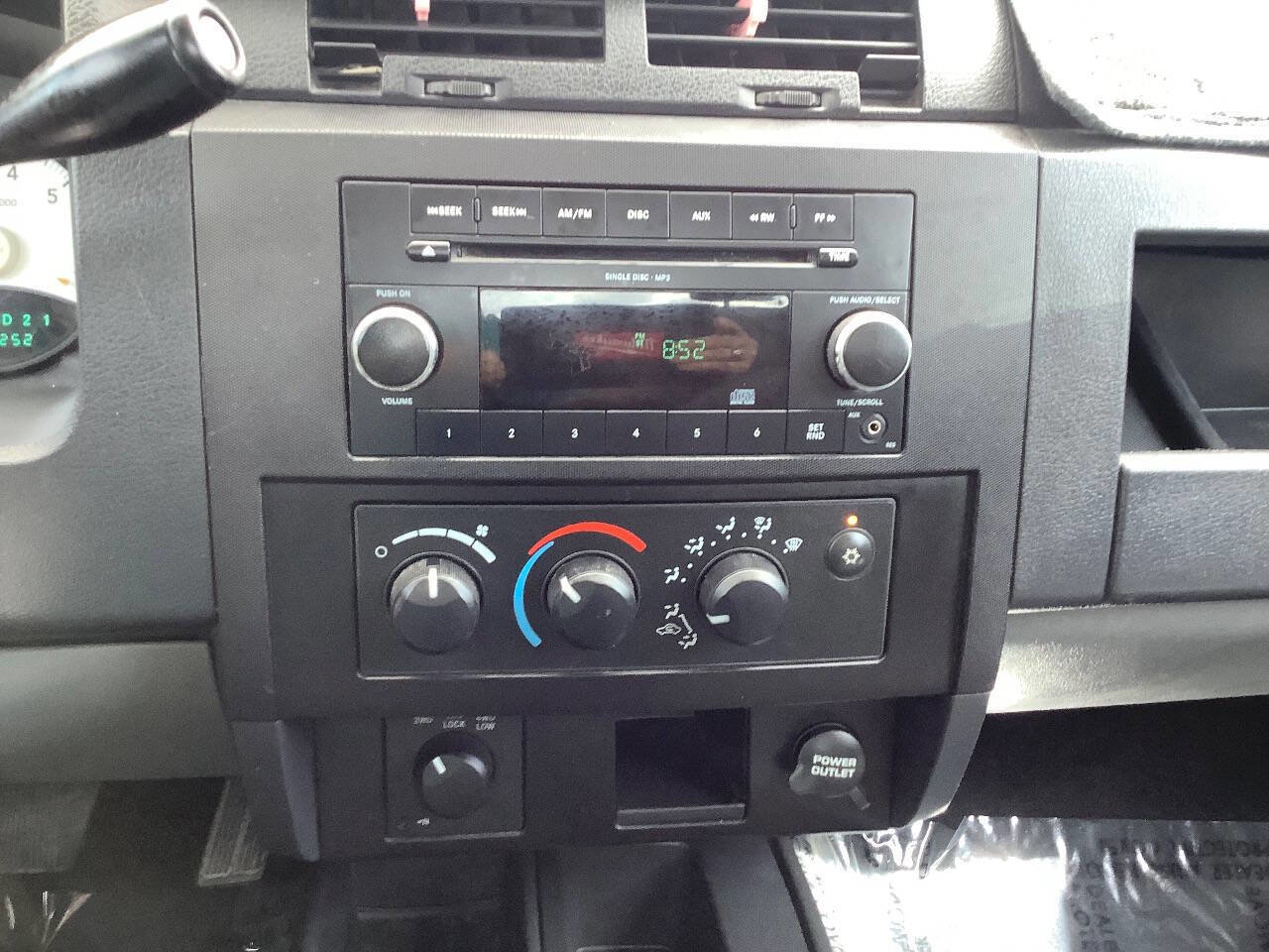 Used 2010 Dodge Dakota ST w/ Extra Security Group AWD/4WD image 38