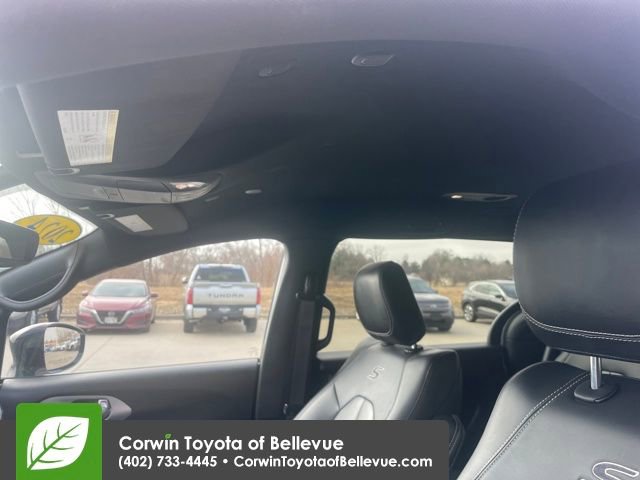 Used 2024 Chrysler Pacifica Select image 11