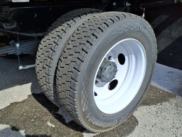 New 2025 Ford F550 4x4 Regular Cab Super Duty image 6