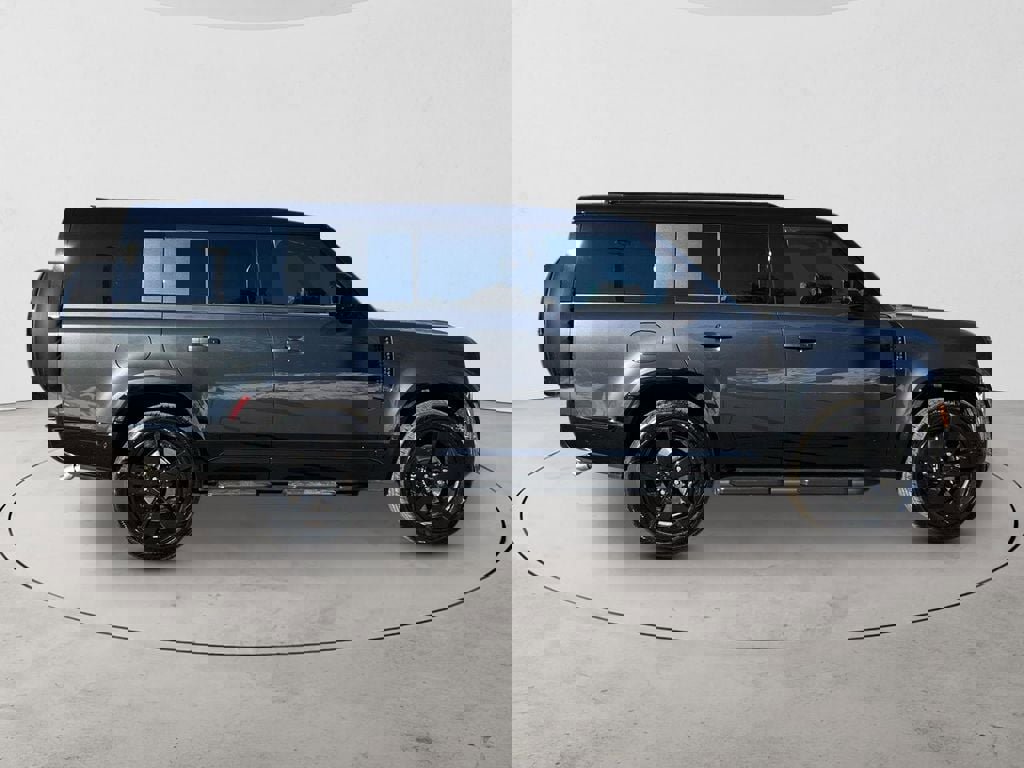 New 2026 Land Rover Defender 130 V8 image 6