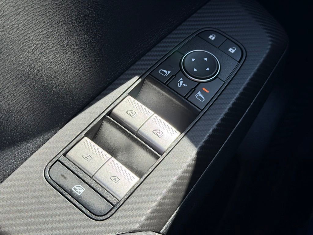 Used 2023 Mitsubishi Outlander SE image 37