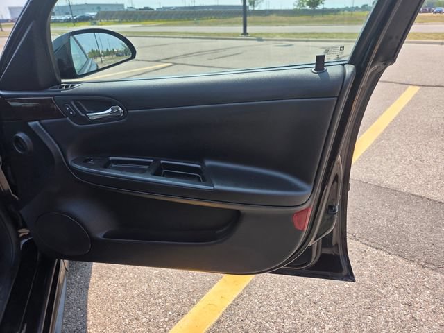 Used 2014 Chevrolet Impala LT w/ LT Sunroof Package FWD image 32