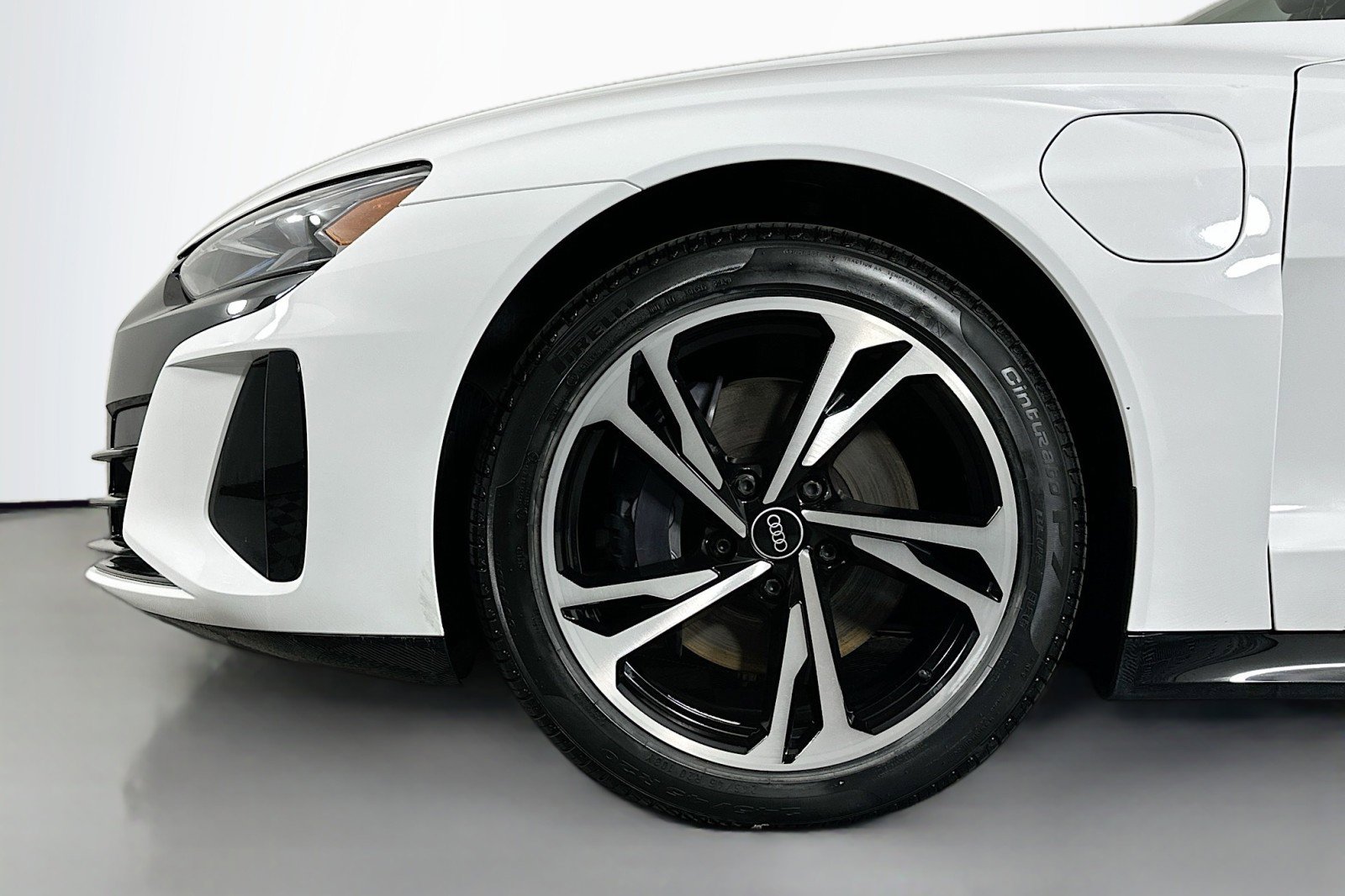 Used 2022 Audi e-tron GT Premium Plus w/ Performance Package image 12