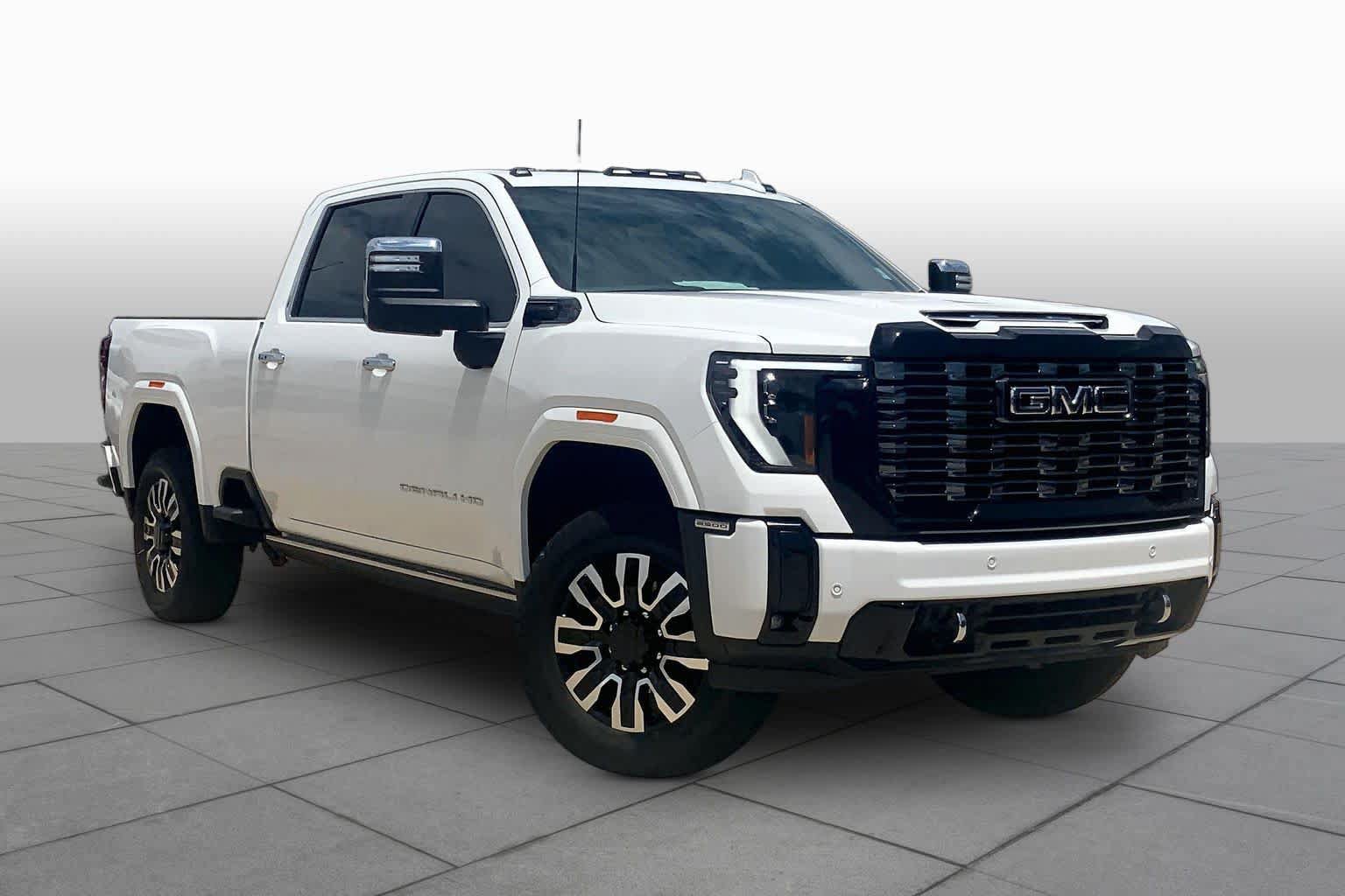 Certified 2025 GMC Sierra 2500 Denali Ultimate AWD/4WD image 3