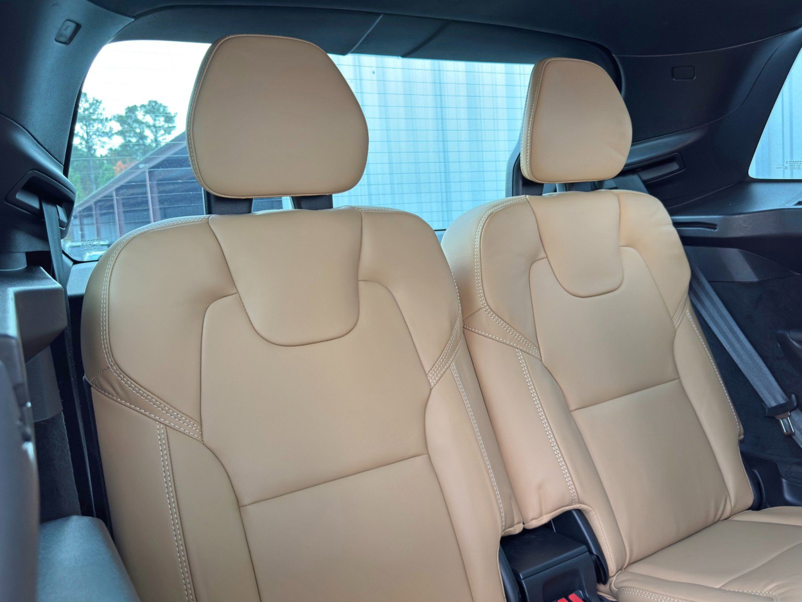 Used 2024 Volvo XC90 T8 Ultimate w/ Lounge Package image 39