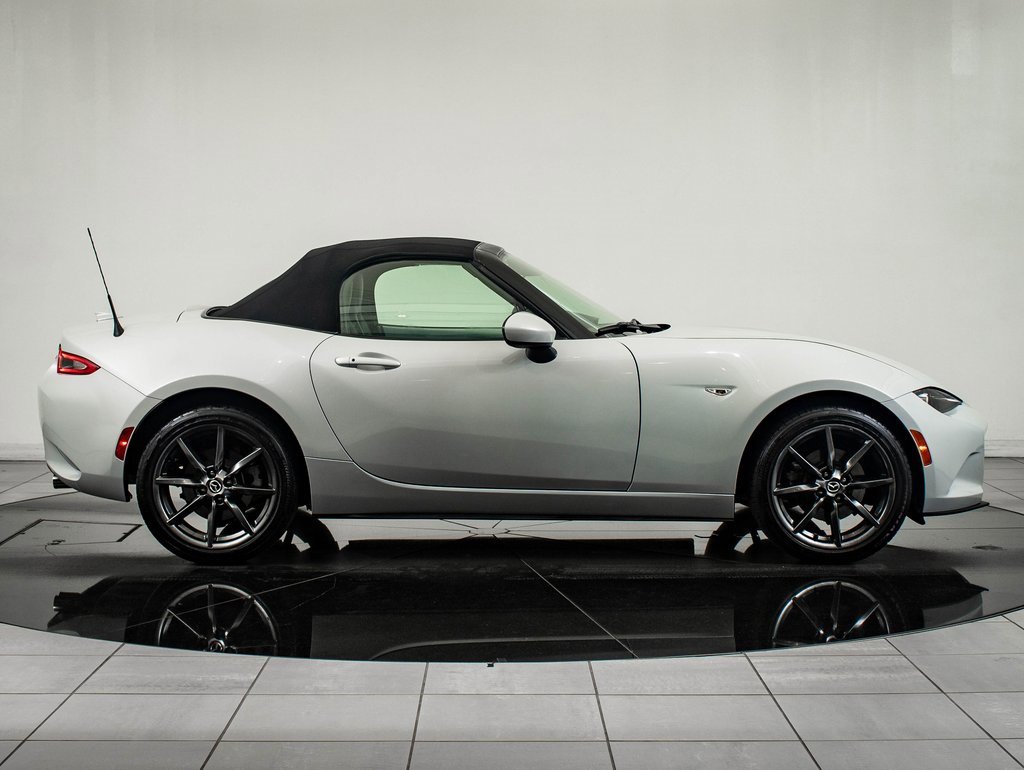 Used 2017 MAZDA MX-5 Miata Grand Touring image 12