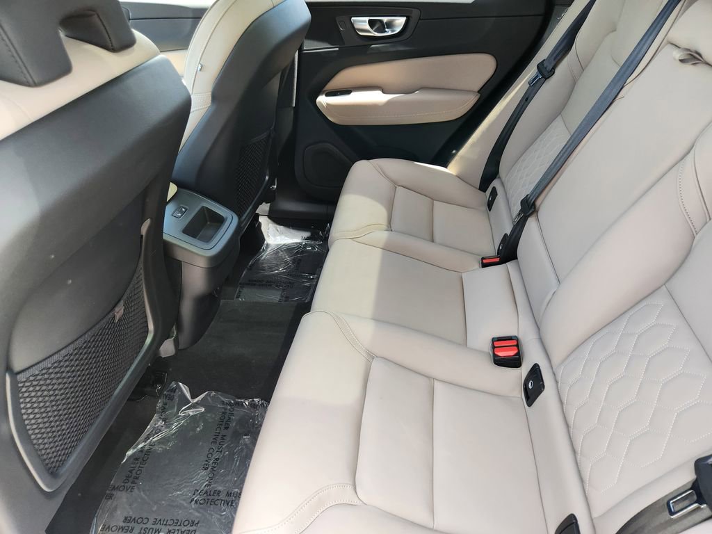 New 2026 Volvo XC60 B5 Plus w/ Protection Package Premier AWD/4WD image 19
