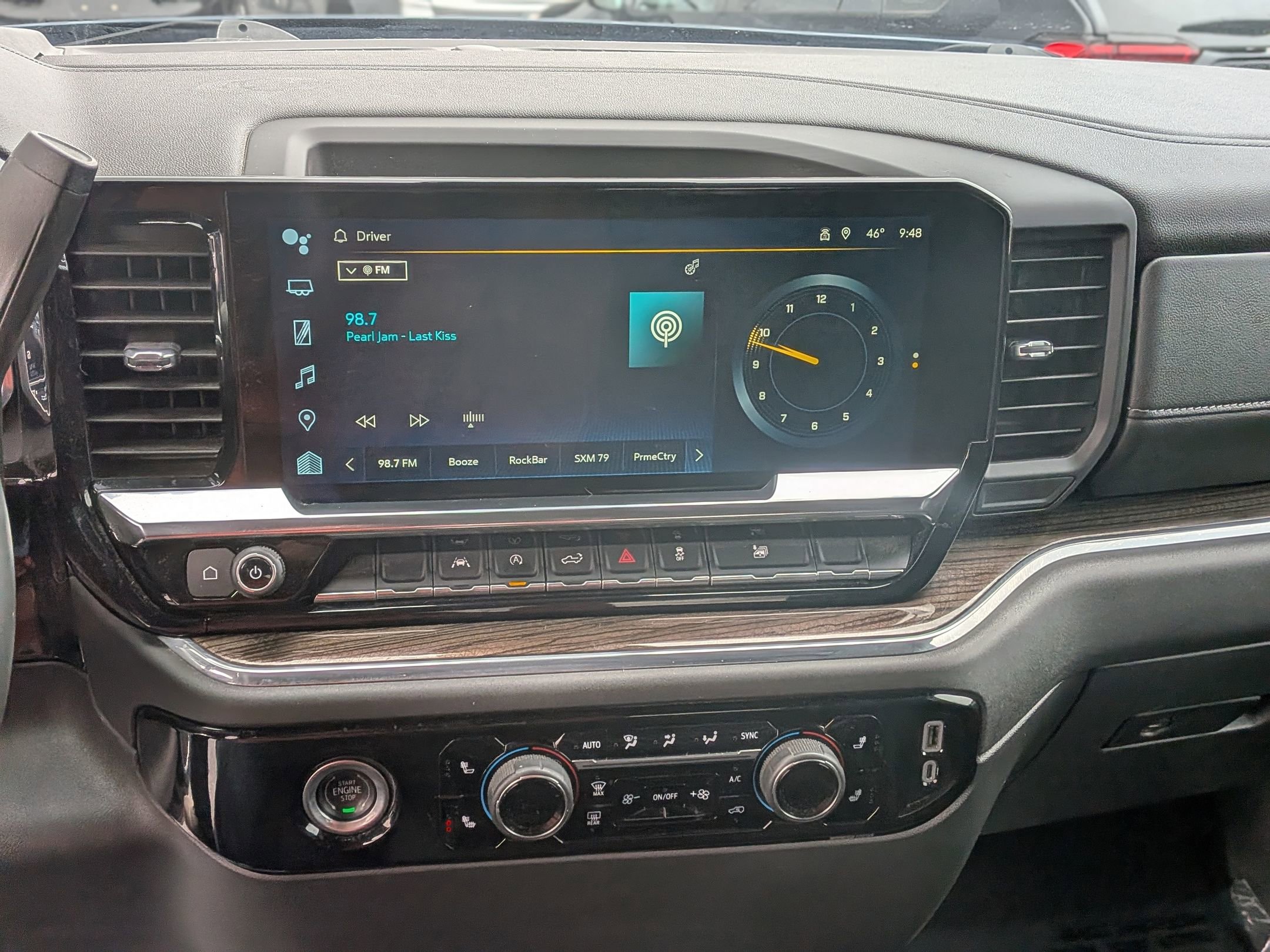 Used 2024 Chevrolet Silverado 1500 LT image 26