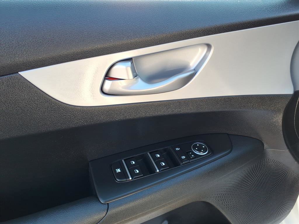 Used 2024 Kia Forte LXS image 10
