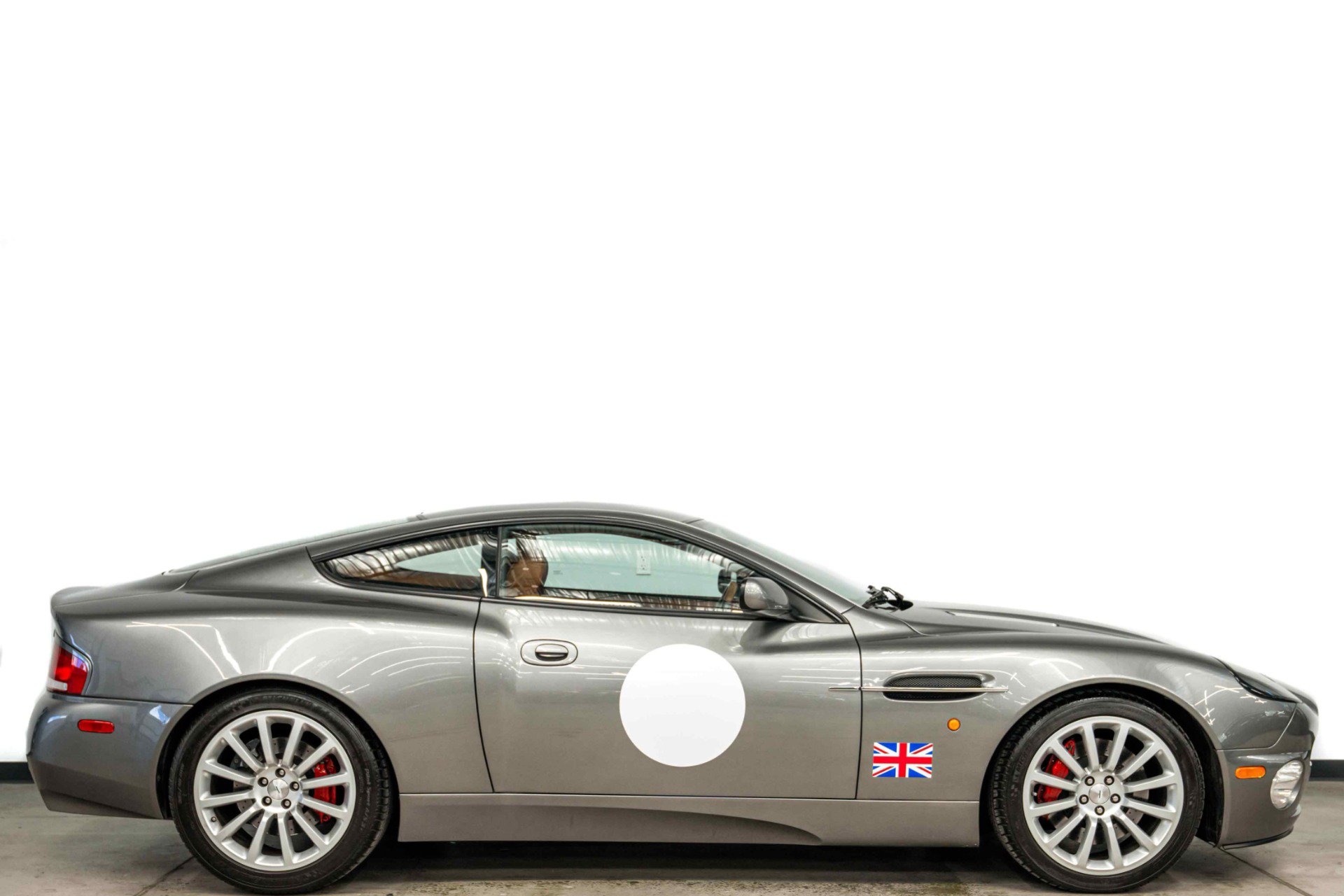 Used 2003 Aston Martin Vanquish RWD image 2