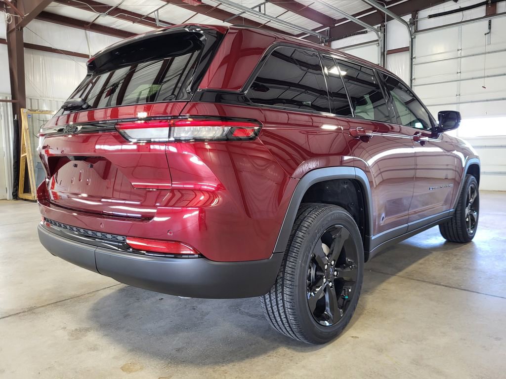 New 2025 Jeep Grand Cherokee Altitude RWD image 5