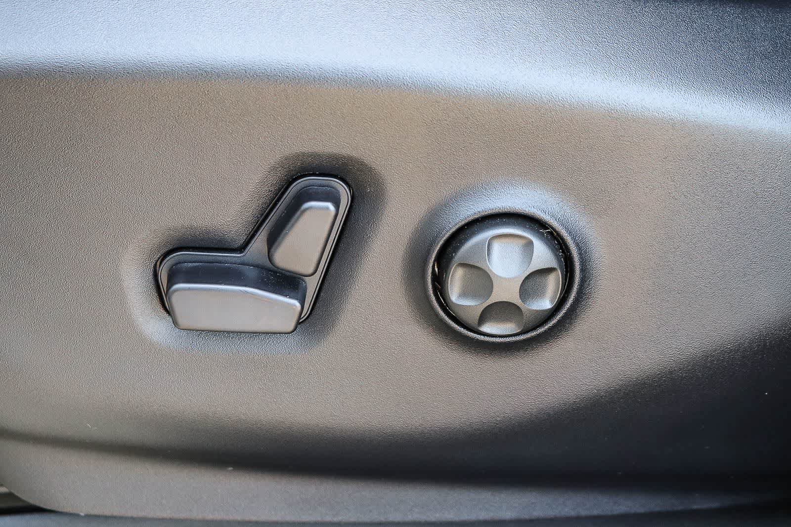 New 2027 Chrysler Pacifica Select FWD image 20