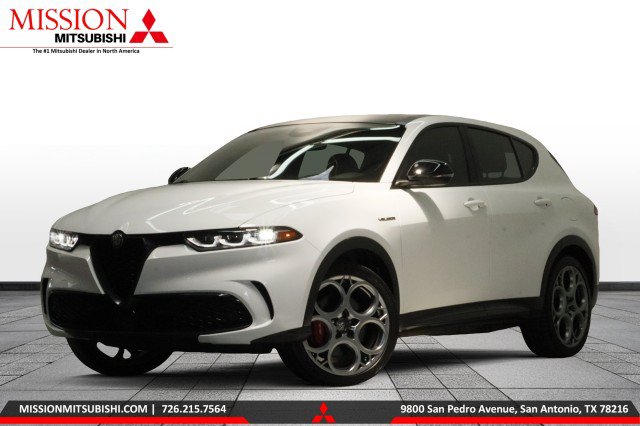 Used 2024 Alfa Romeo Tonale Veloce w/ Premium Interior Package AWD/4WD image 1