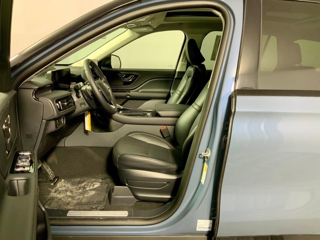 New 2026 Lincoln Aviator AWD image 21