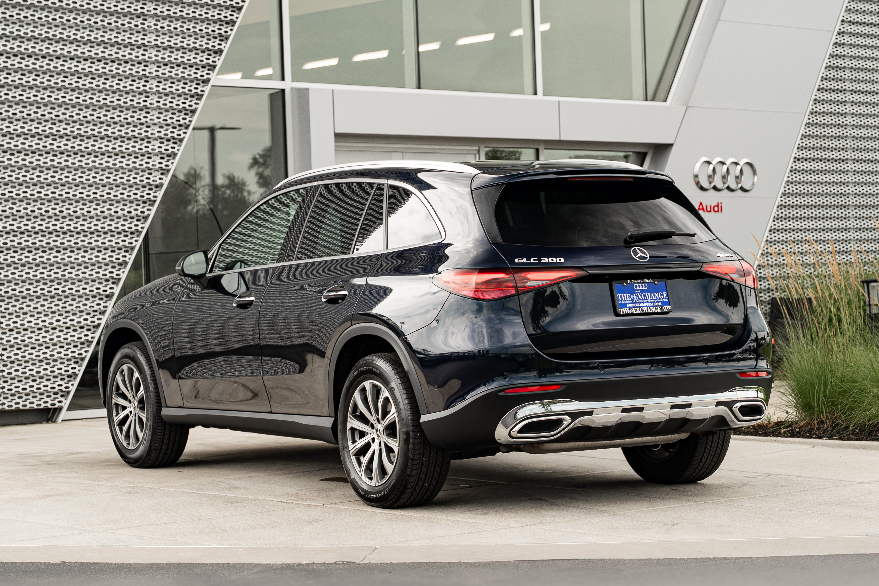 Used 2024 Mercedes-Benz GLC 300 4MATIC image 5