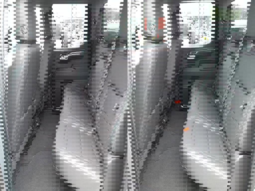 Used 2024 GMC Sierra 1500 SLT image 9