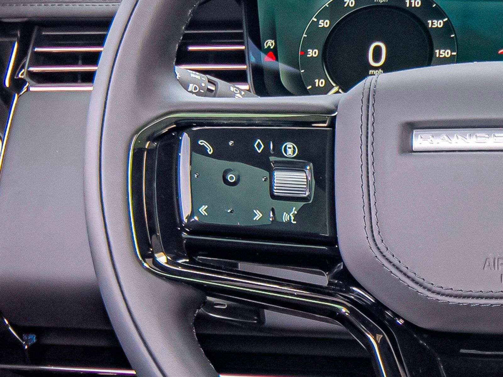 New 2025 Land Rover Range Rover Sport Dynamic SE image 14