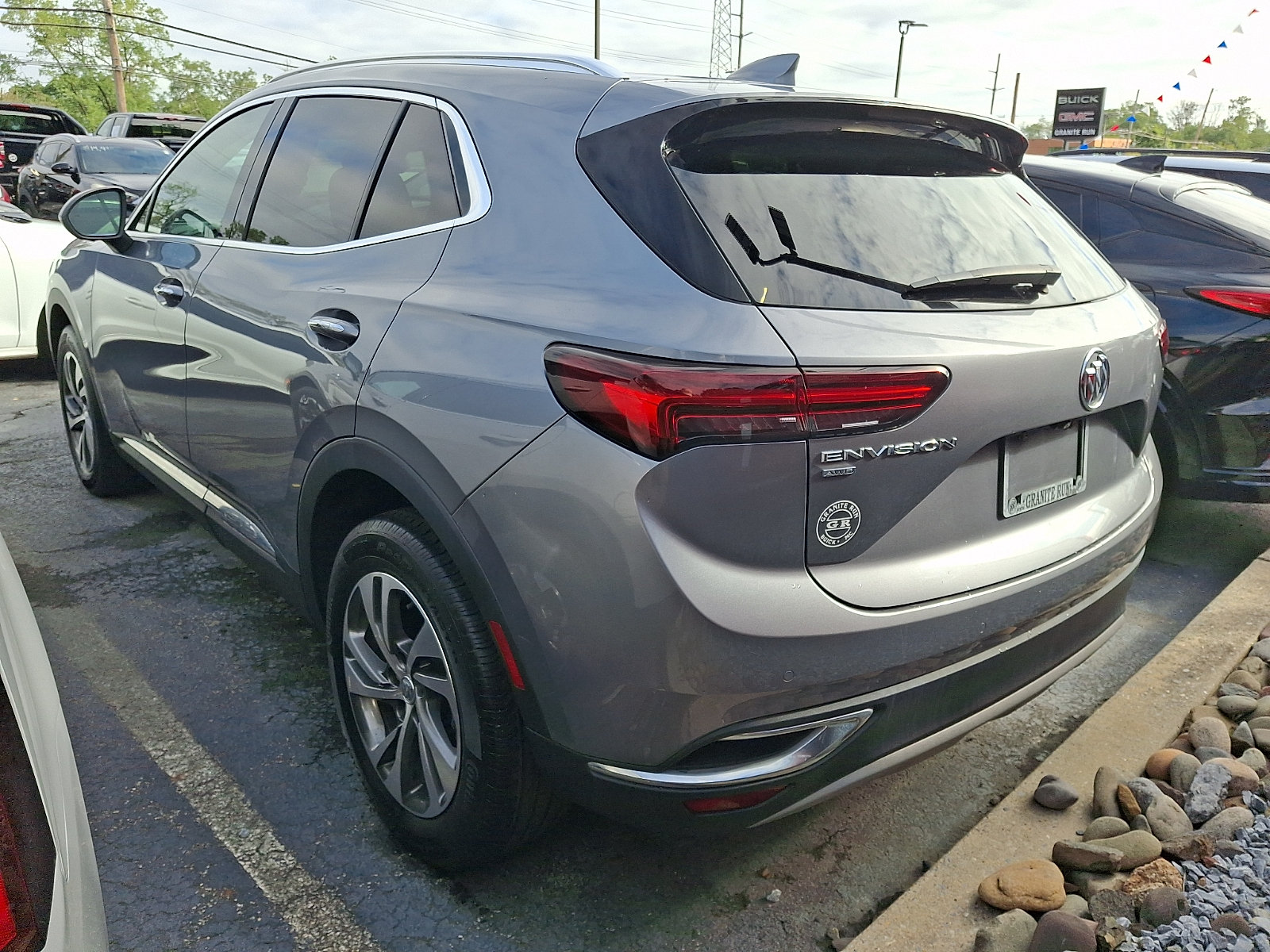 Used 2022 Buick Envision Essence w/ Technology Package I AWD/4WD image 4