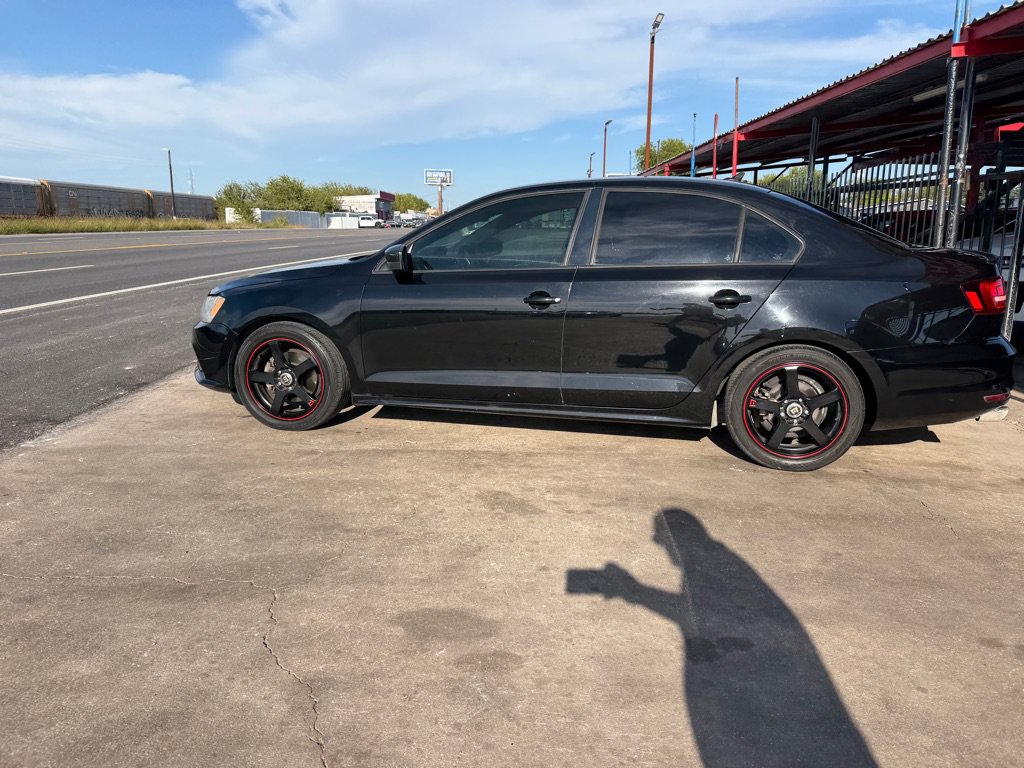 Used 2015 Volkswagen Jetta Sport FWD image 3