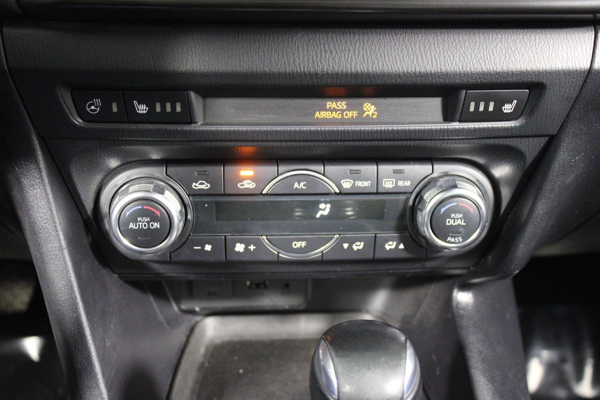 Used 2018 MAZDA MAZDA3 Grand Touring w/ Premium Equipment Package FWD image 49