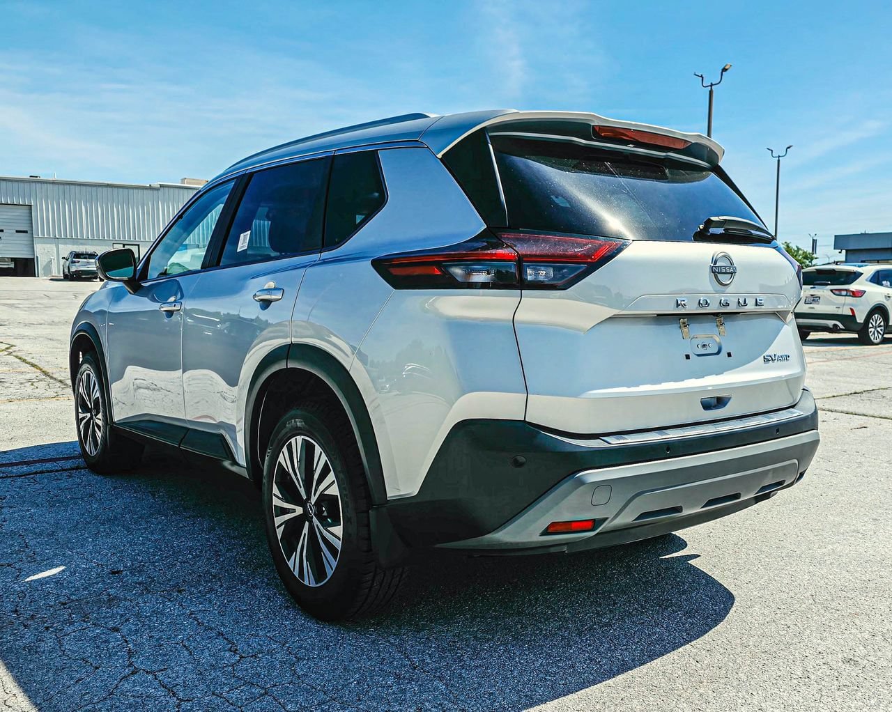 Used 2023 Nissan Rogue SV w/ SV Premium Package AWD/4WD image 4