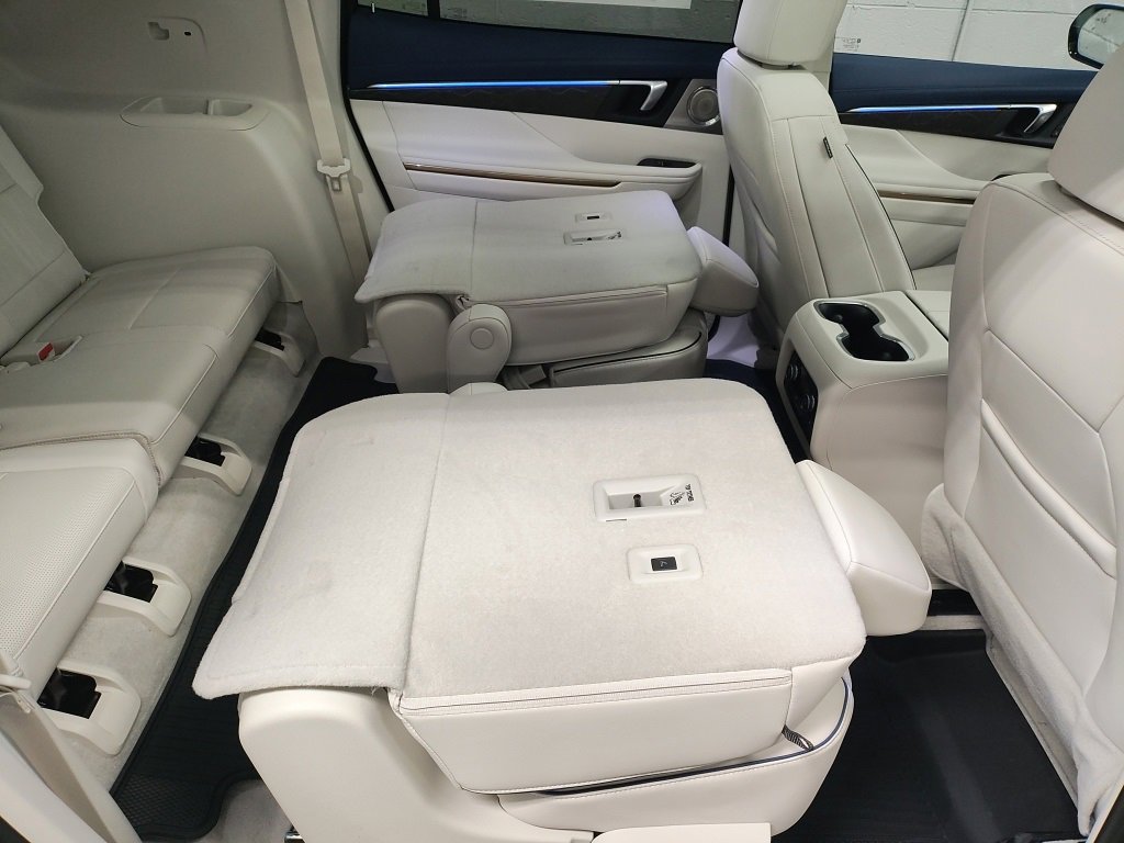 New 2026 Buick Enclave Avenir image 13