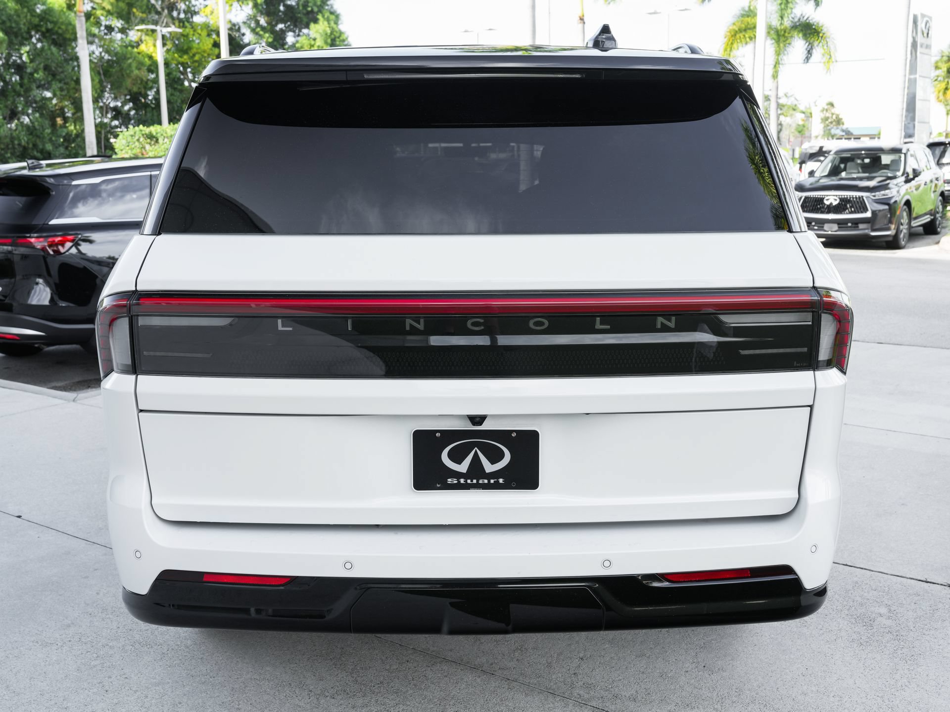 Used 2025 Lincoln Navigator L Black Label AWD/4WD image 9