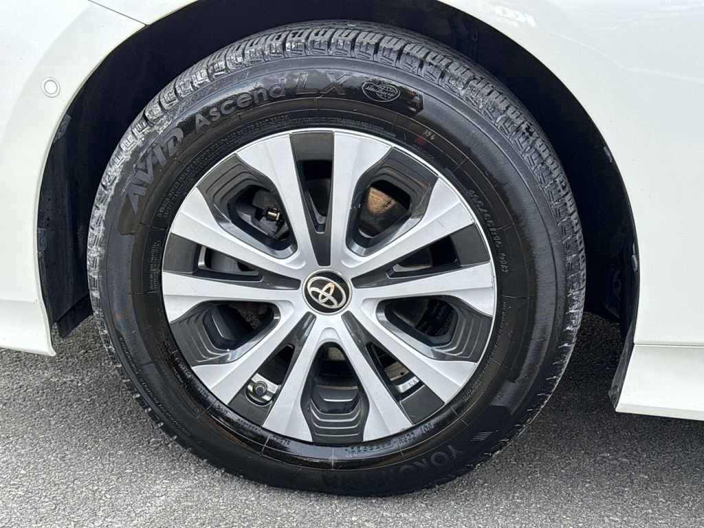 Used 2019 Toyota Prius XLE w/ Advanced Technology Package image 11