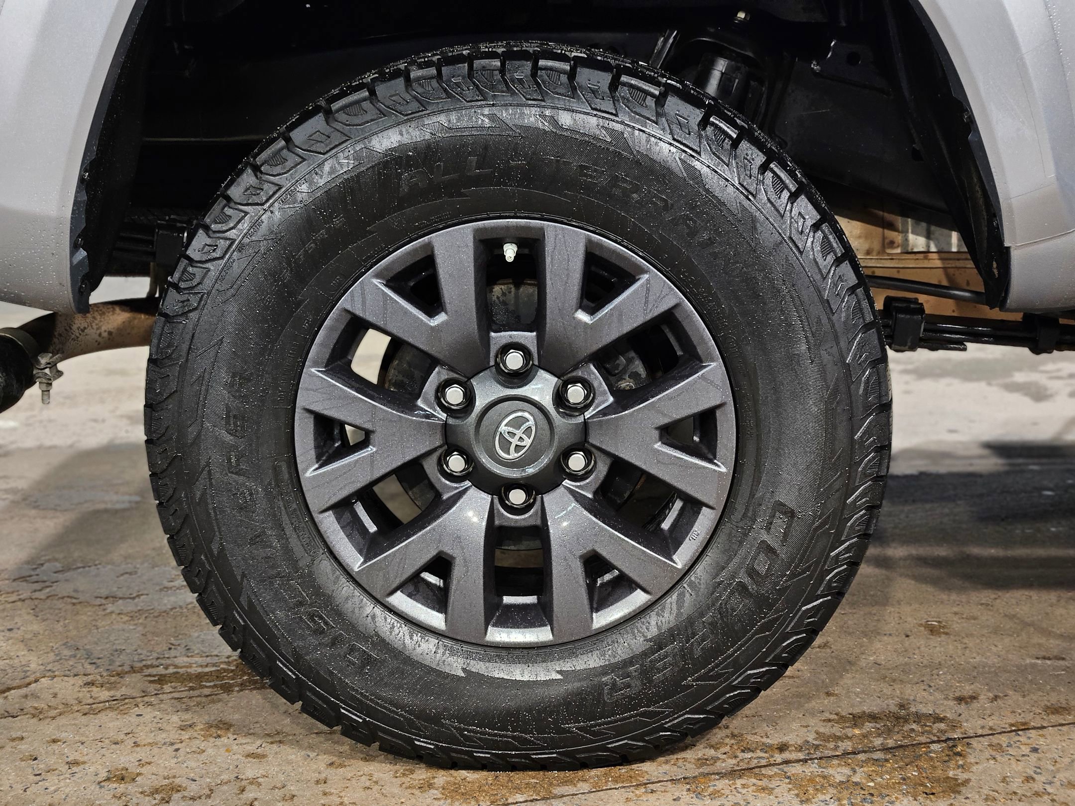 Used 2020 Toyota Tacoma SR5 image 17