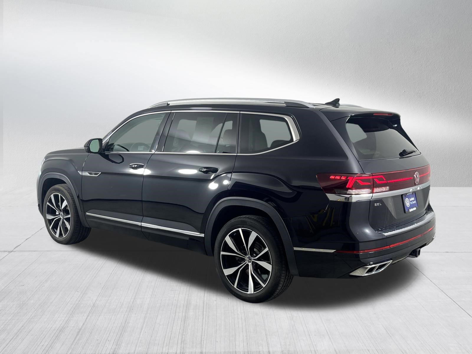 Certified 2024 Volkswagen Atlas SEL Premium R-Line AWD/4WD image 5