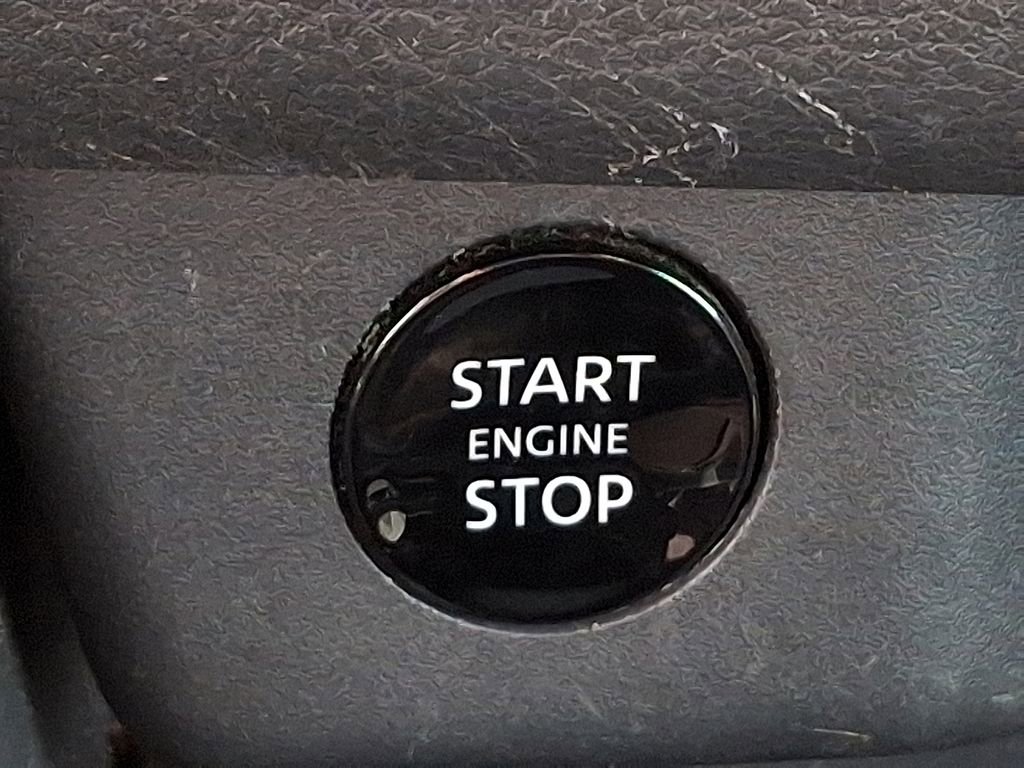 Used 2024 Nissan Rogue S image 22