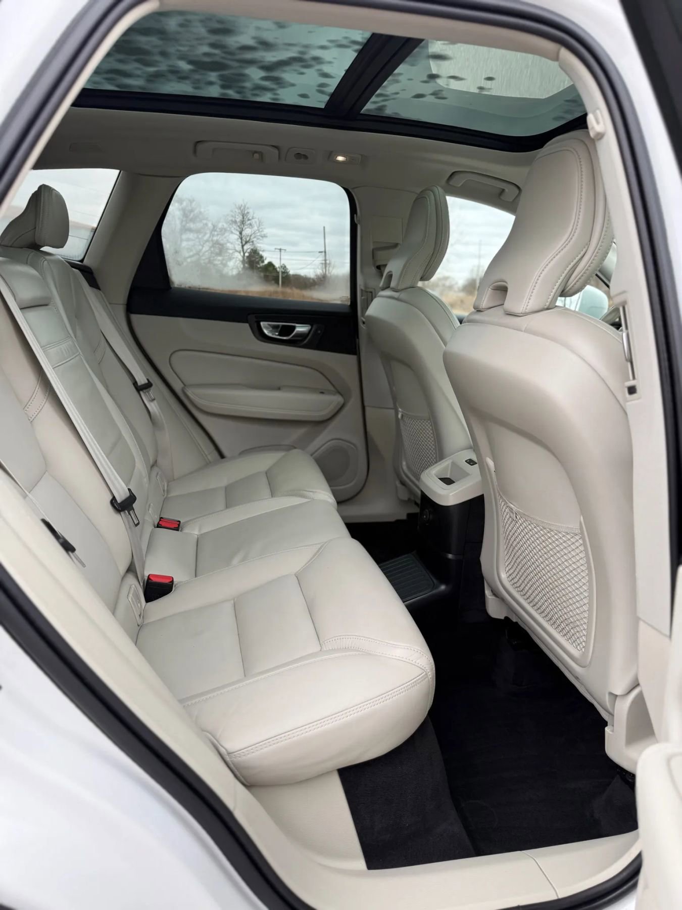 Used 2022 Volvo XC60 T8 Inscription w/ Advanced Package image 15