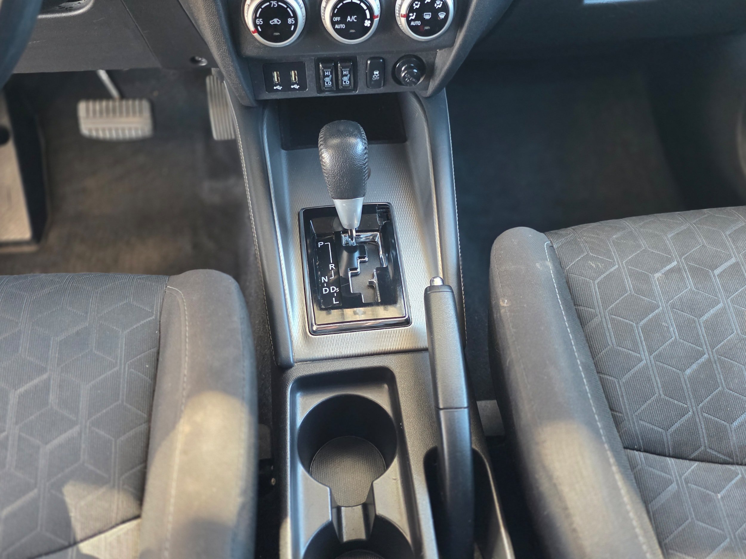 Used 2020 Mitsubishi Outlander Sport SE AWD/4WD image 17