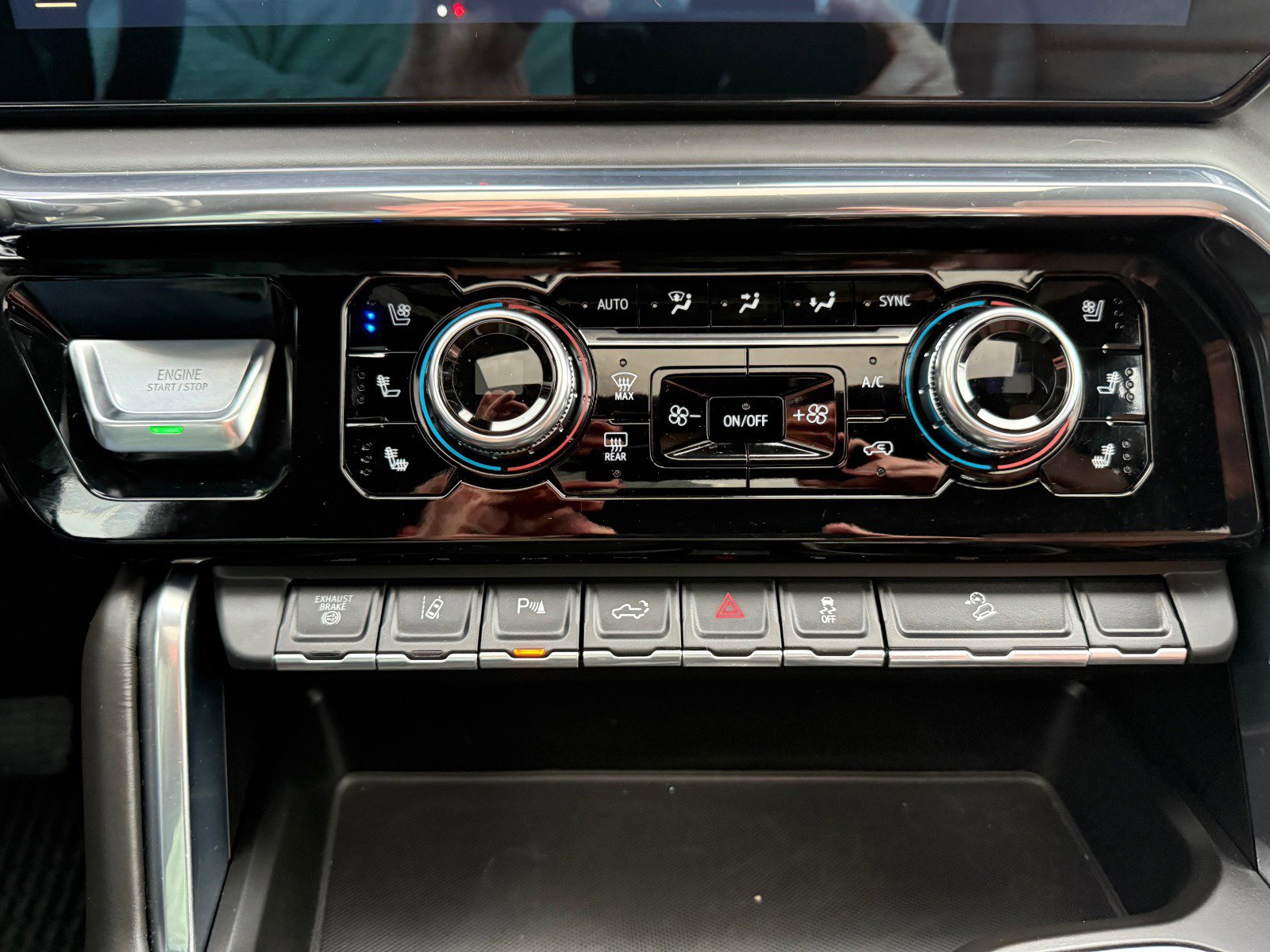 Certified 2024 GMC Sierra 2500 Denali Ultimate image 30