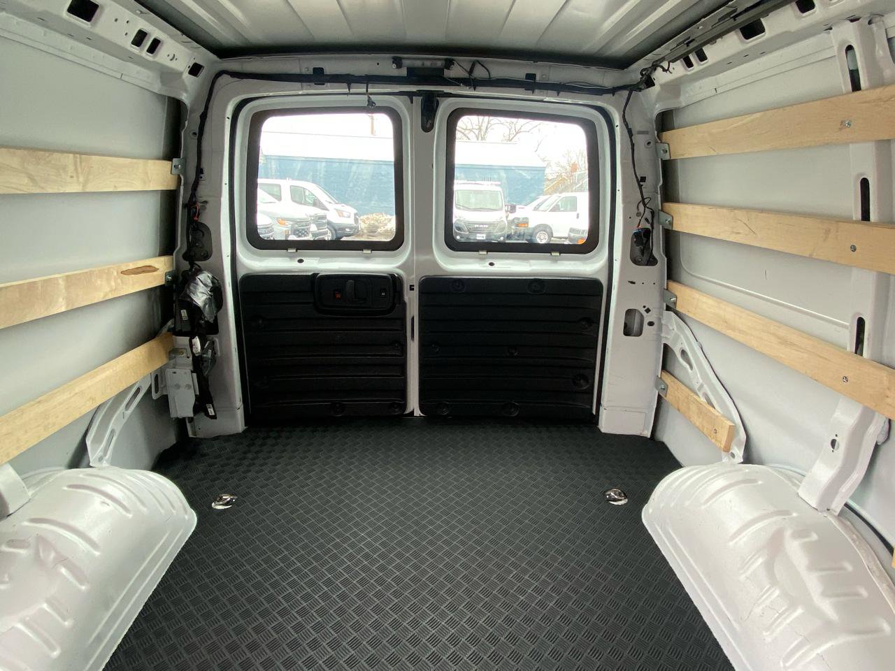 Used 2024 Chevrolet Express 2500 w/ Driver Convenience Package image 8