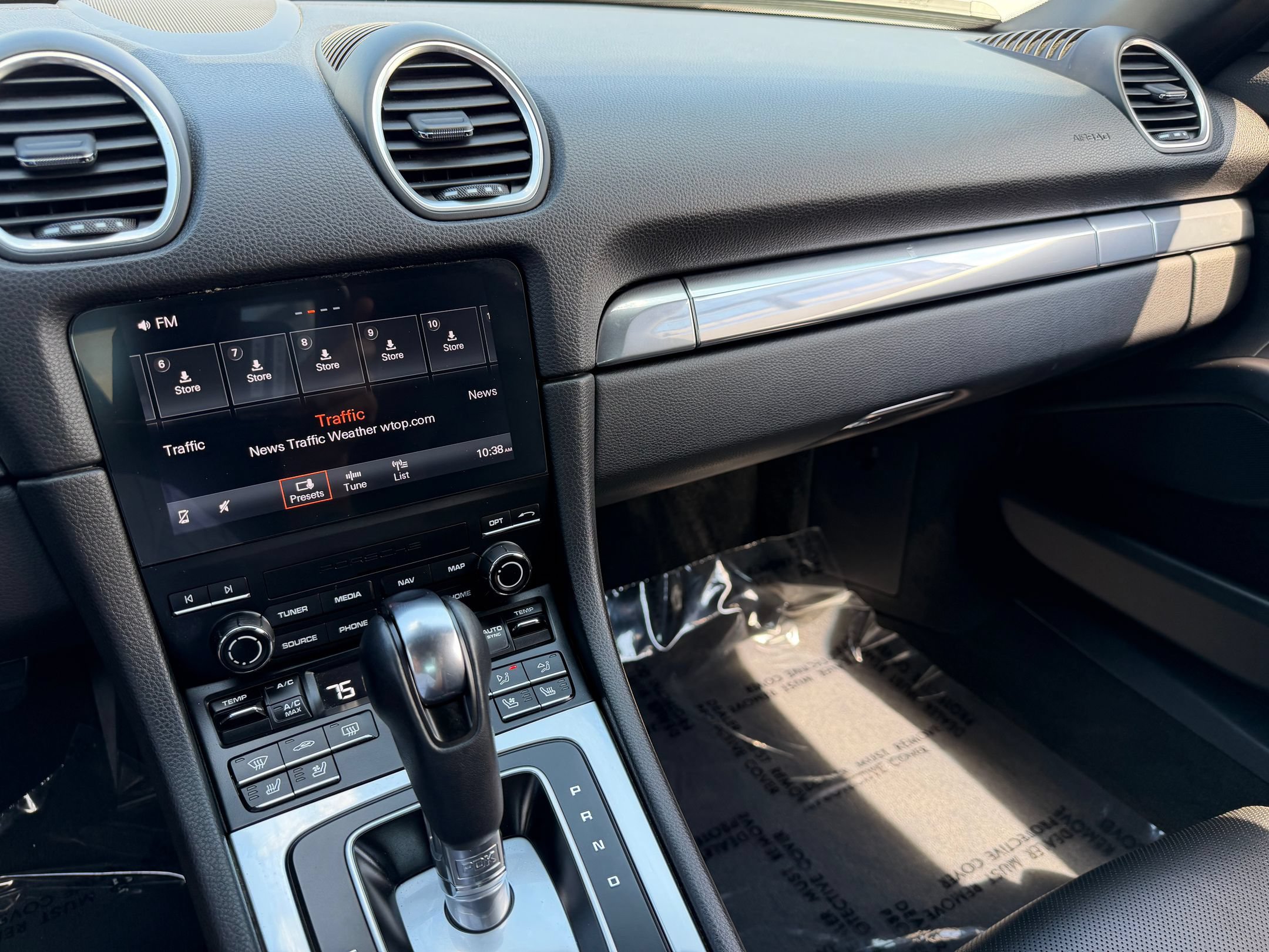 Certified 2024 Porsche 718 Boxster RWD image 28