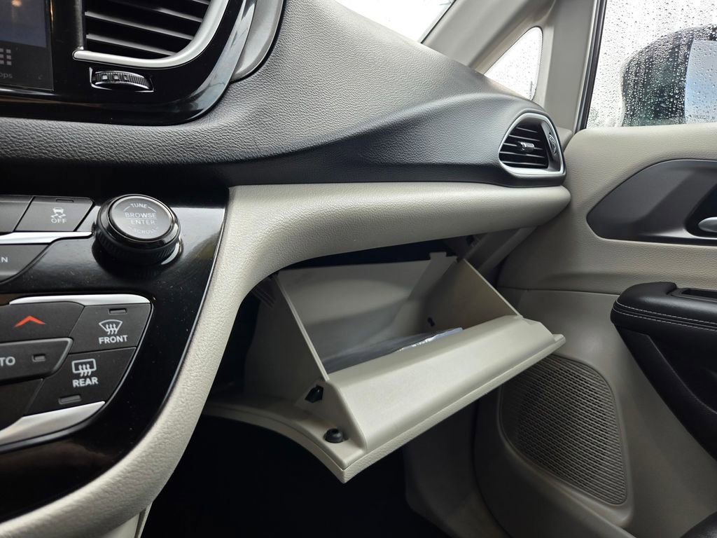 Used 2024 Chrysler Pacifica Touring-L FWD image 15