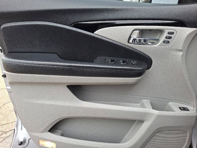 Used 2020 Honda Pilot Touring image 14