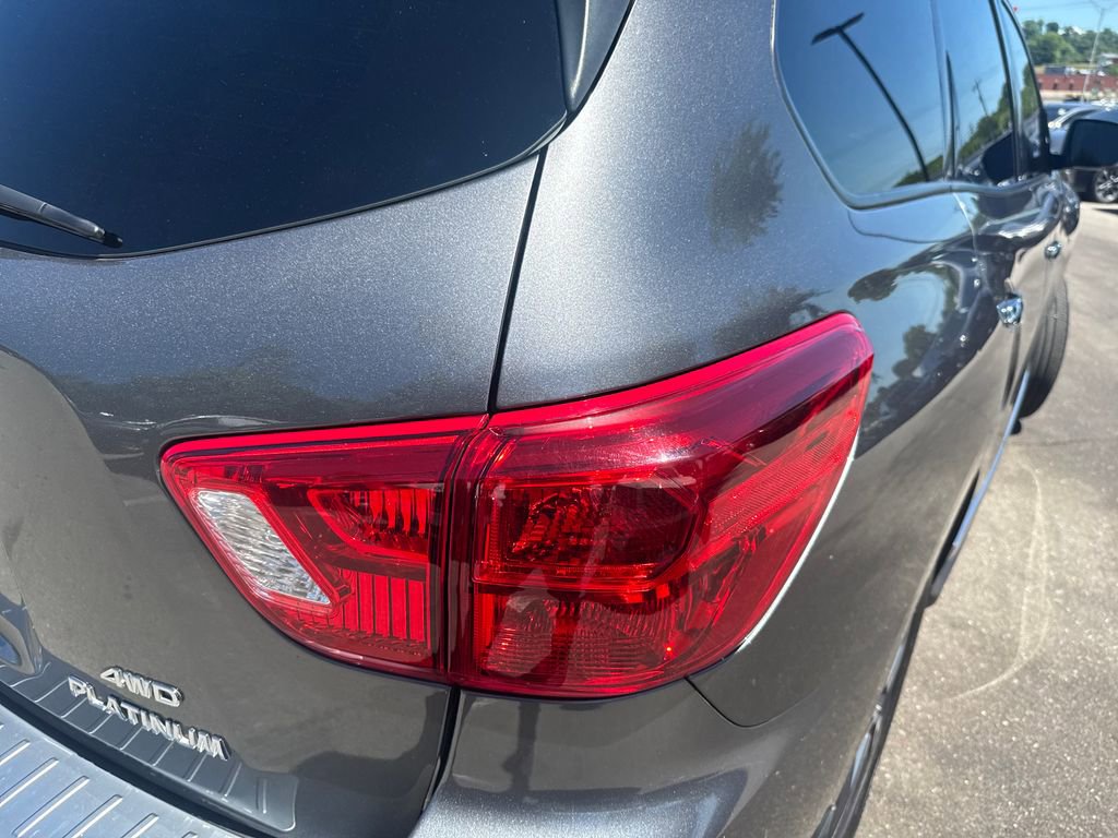 Used 2019 Nissan Pathfinder Platinum AWD/4WD image 42