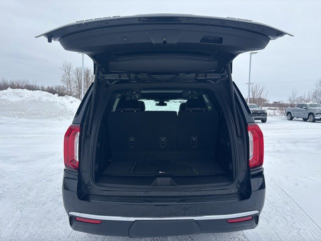 Used 2021 GMC Yukon SLT w/ SLT Luxury Package image 24