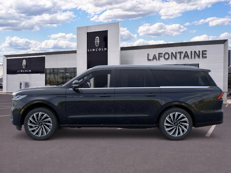 New 2026 Lincoln Navigator L Black Label AWD/4WD image 3